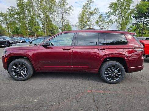 New 2026 Jeep Grand Cherokee L Limited AWD/4WD image 4