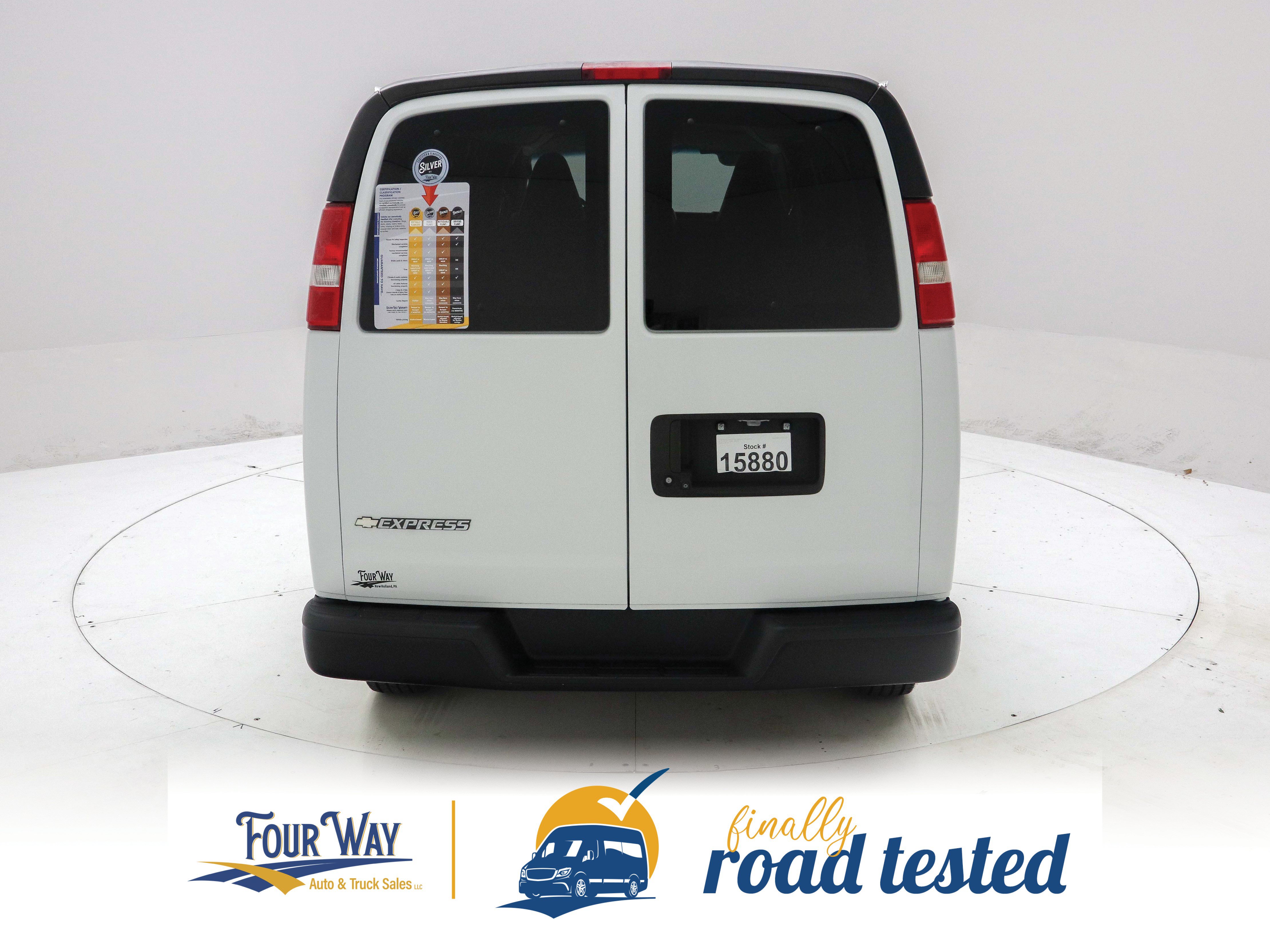 Used 2019 Chevrolet Express 3500 LS RWD image 5