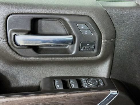 Used 2022 Chevrolet Silverado 2500 LTZ w/ LTZ Plus Package AWD/4WD image 17