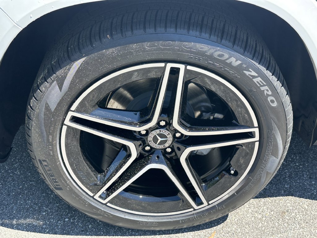 New 2026 Mercedes-Benz GLS 450 4MATIC image 21