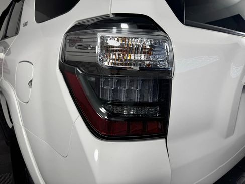 Used 2019 Toyota 4Runner SR5 Premium image 28