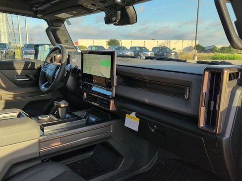 New 2025 GMC Hummer EV 3X w/ LPO, Sport Package image 28