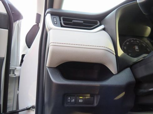 Certified 2025 Toyota RAV4 XLE image 32