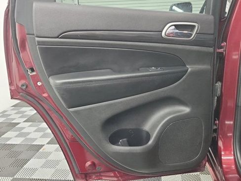 Used 2019 Jeep Grand Cherokee Altitude RWD image 17