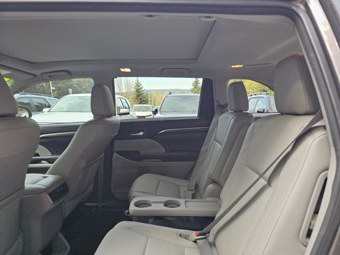 Used 2015 Toyota Highlander Limited Platinum image 20