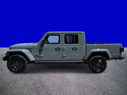 Used 2025 Jeep Gladiator Sport AWD/4WD image 6