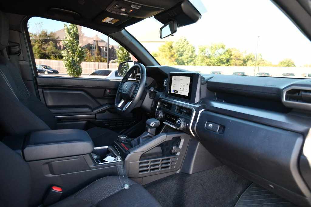 Used 2025 Toyota 4Runner SR5 AWD/4WD image 39