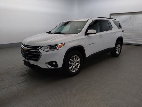 Used 2020 Chevrolet Traverse LT w/ Driver Confidence II Package AWD/4WD image 2