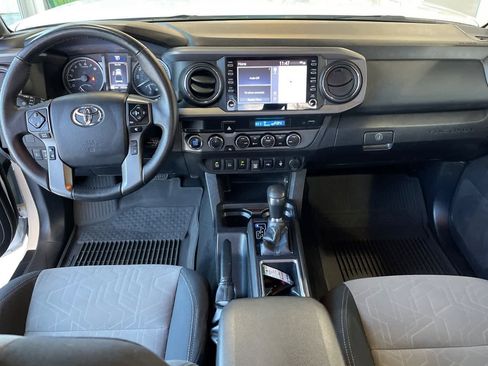 Used 2023 Toyota Tacoma TRD Off-Road w/ Technology Package AWD/4WD image 11