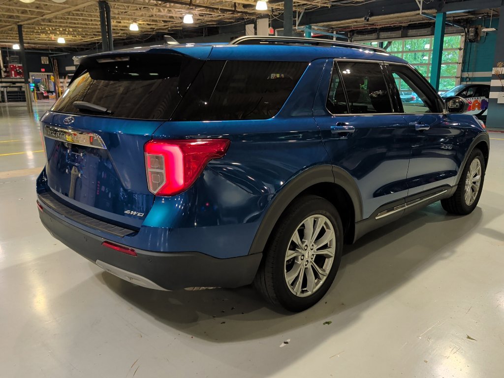 Used 2022 Ford Explorer XLT w/ Equipment Group 202A AWD/4WD image 13