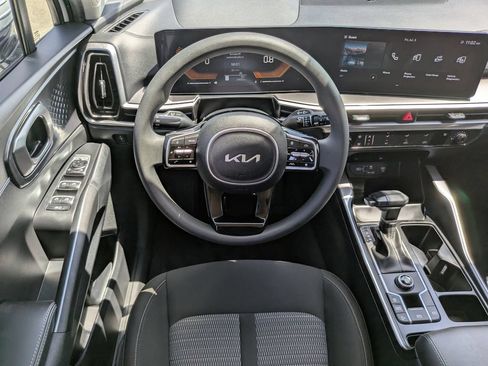 Certified 2024 Kia Sorento LX FWD image 15