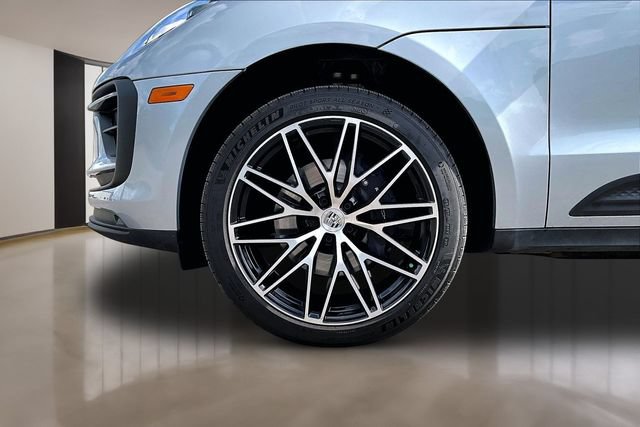 Used 2026 Porsche Macan AWD/4WD image 30