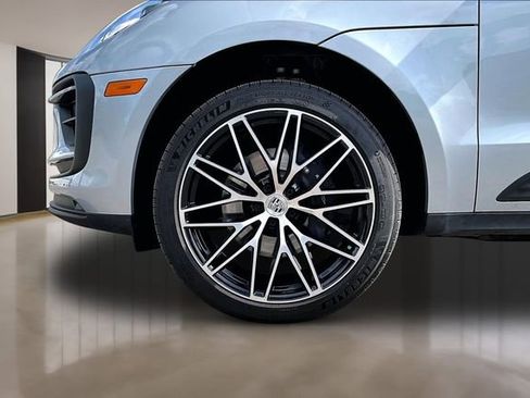 Used 2026 Porsche Macan AWD/4WD image 30