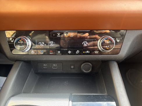 Used 2022 Mitsubishi Outlander SEL image 16