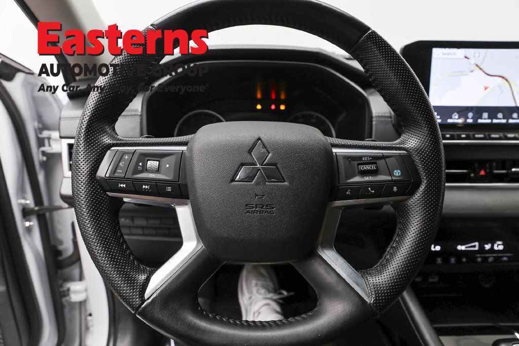 Used 2024 Mitsubishi Outlander SE FWD image 12