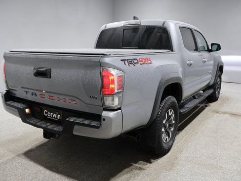Used 2021 Toyota Tacoma TRD Off-Road image 2