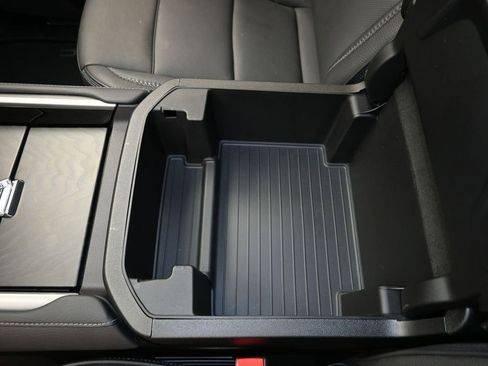 Certified 2024 GMC Yukon Denali image 22