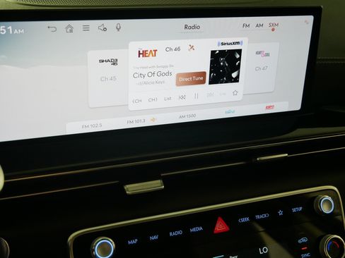 Certified 2025 Genesis GV80 2.5T Standard AWD/4WD image 22