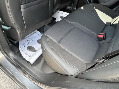 Used 2022 Buick Encore GX Preferred w/ Cold Weather Comfort Package AWD/4WD image 9