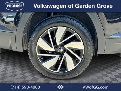 Used 2024 Volkswagen Atlas SE FWD image 8