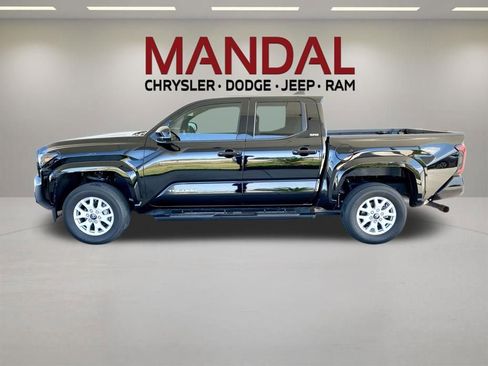 Used 2025 Toyota Tacoma SR5 RWD image 10