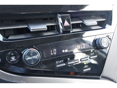 Used 2021 Toyota Camry XSE image 27