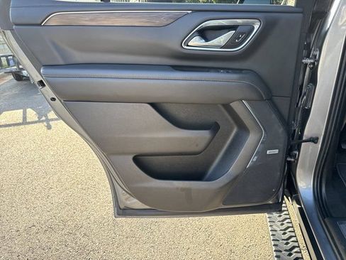 Used 2021 Chevrolet Tahoe Z71 w/ Z71 Signature Package AWD/4WD image 23
