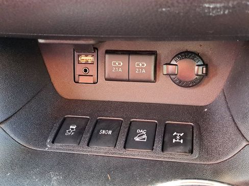 Used 2018 Toyota Highlander XLE image 26