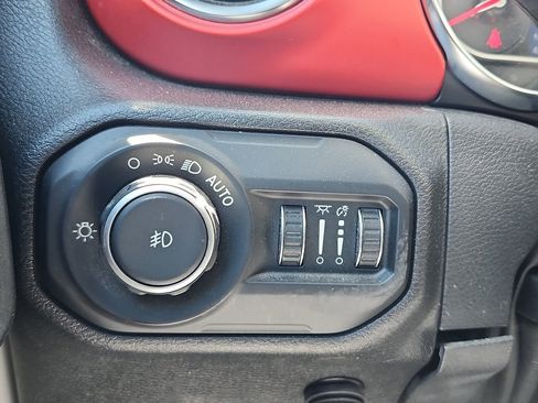 Used 2021 Jeep Wrangler Rubicon AWD/4WD image 18