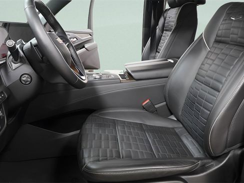 Used 2024 Cadillac Escalade ESV Sport Platinum w/ LPO, ONYX Package image 23