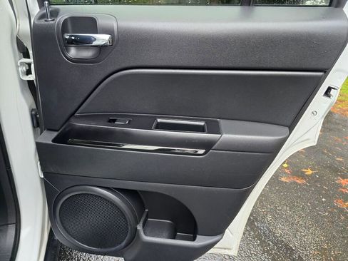 Used 2014 Jeep Patriot Limited w/ Sun/Sound Group image 22