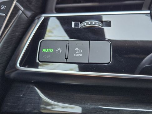 Certified 2022 Audi Q8 Premium Plus w/ Premium Plus Package image 26