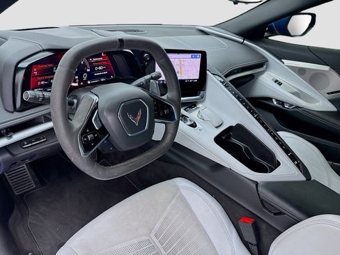 Used 2022 Chevrolet Corvette Stingray Preferred Cpe w/ Battery Protection Package RWD image 7