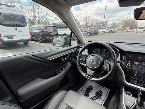 Used 2025 Subaru Outback Onyx Edition image 12