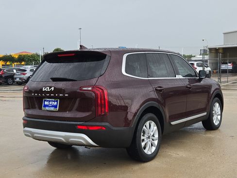 Used 2022 Kia Telluride LX FWD image 3