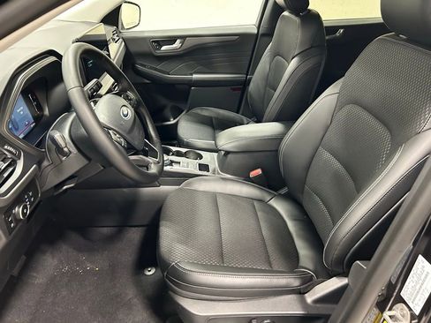 New 2026 Ford Escape SE FWD image 10
