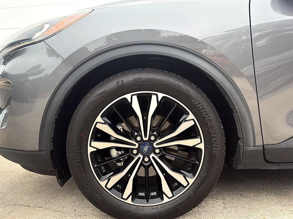 Used 2021 Ford Escape SE w/ SE Sport Appearance Package FWD image 24