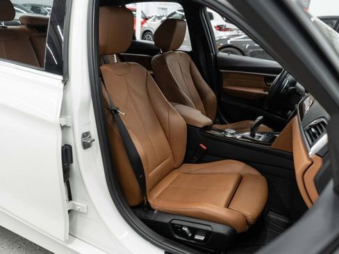 Used 2017 BMW 330e image 9