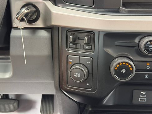 Used 2025 Ford F350 XLT AWD/4WD image 17