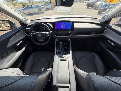 Used 2024 Toyota Grand Highlander FWD image 29