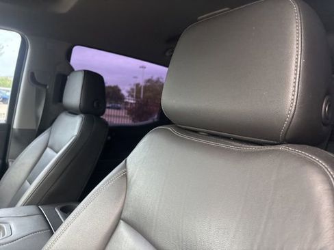 Used 2021 Chevrolet Silverado 1500 LT Trail Boss w/ Convenience Package II image 9