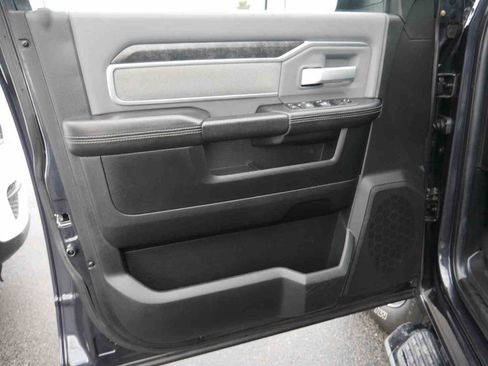 Used 2019 RAM 2500 Big Horn image 27