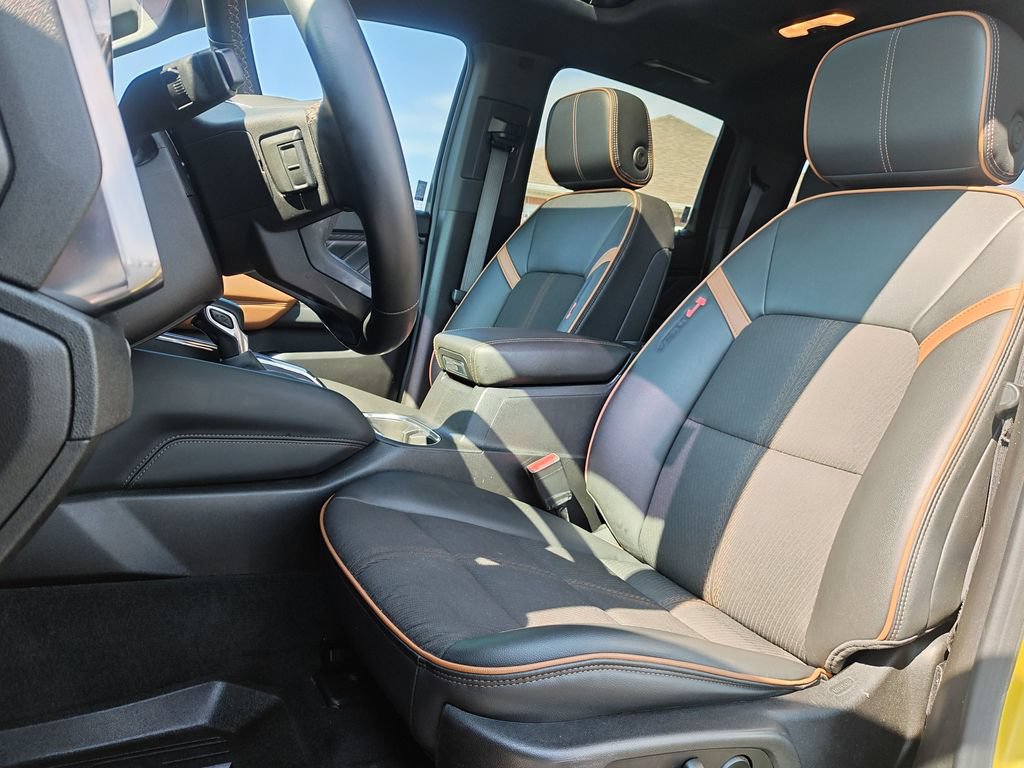 Used 2023 GMC Canyon AT4 w/ Technology Package AWD/4WD image 13