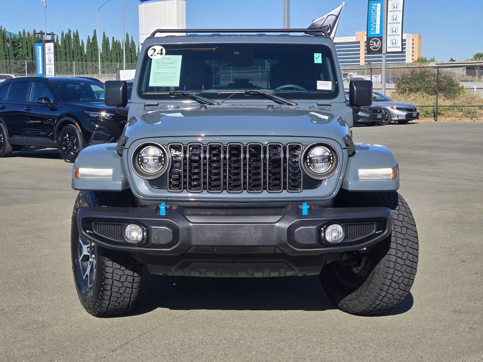 Used 2024 Jeep Wrangler Unlimited AWD/4WD image 2