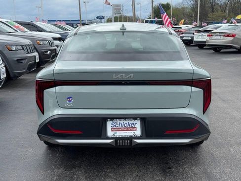 Used 2025 Kia K4 LXS image 4