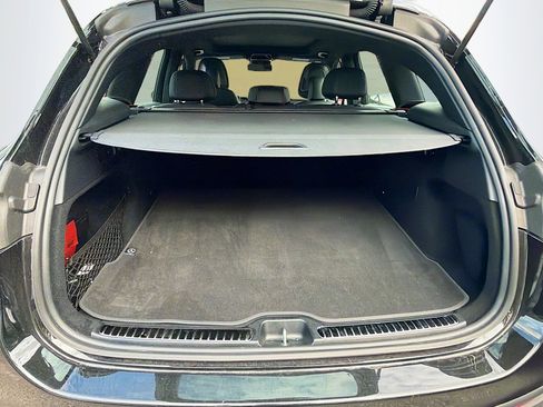 Used 2025 Mercedes-Benz GLC 43 AMG 4MATIC image 12