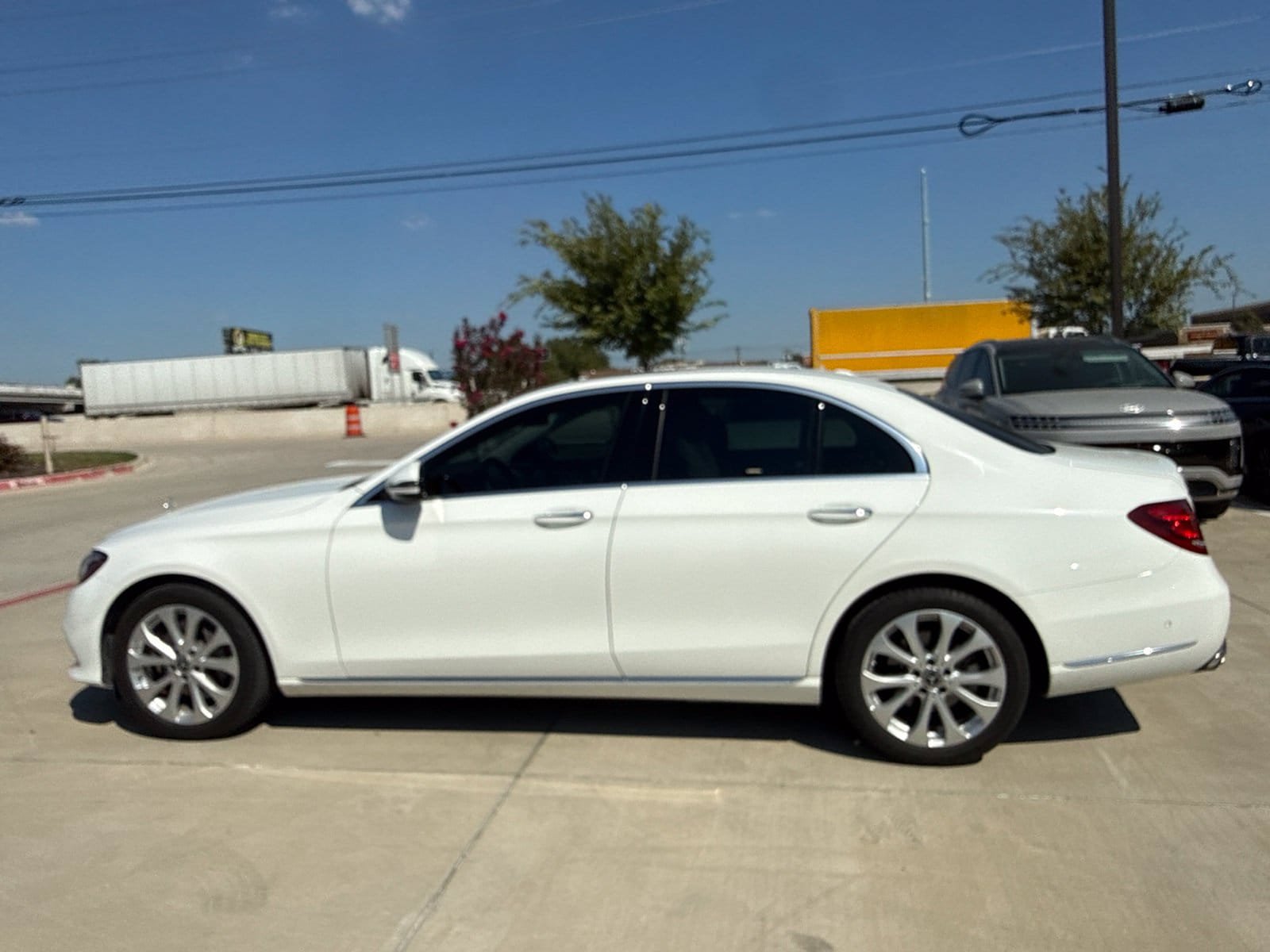 Used 2017 Mercedes-Benz E 300 image 6