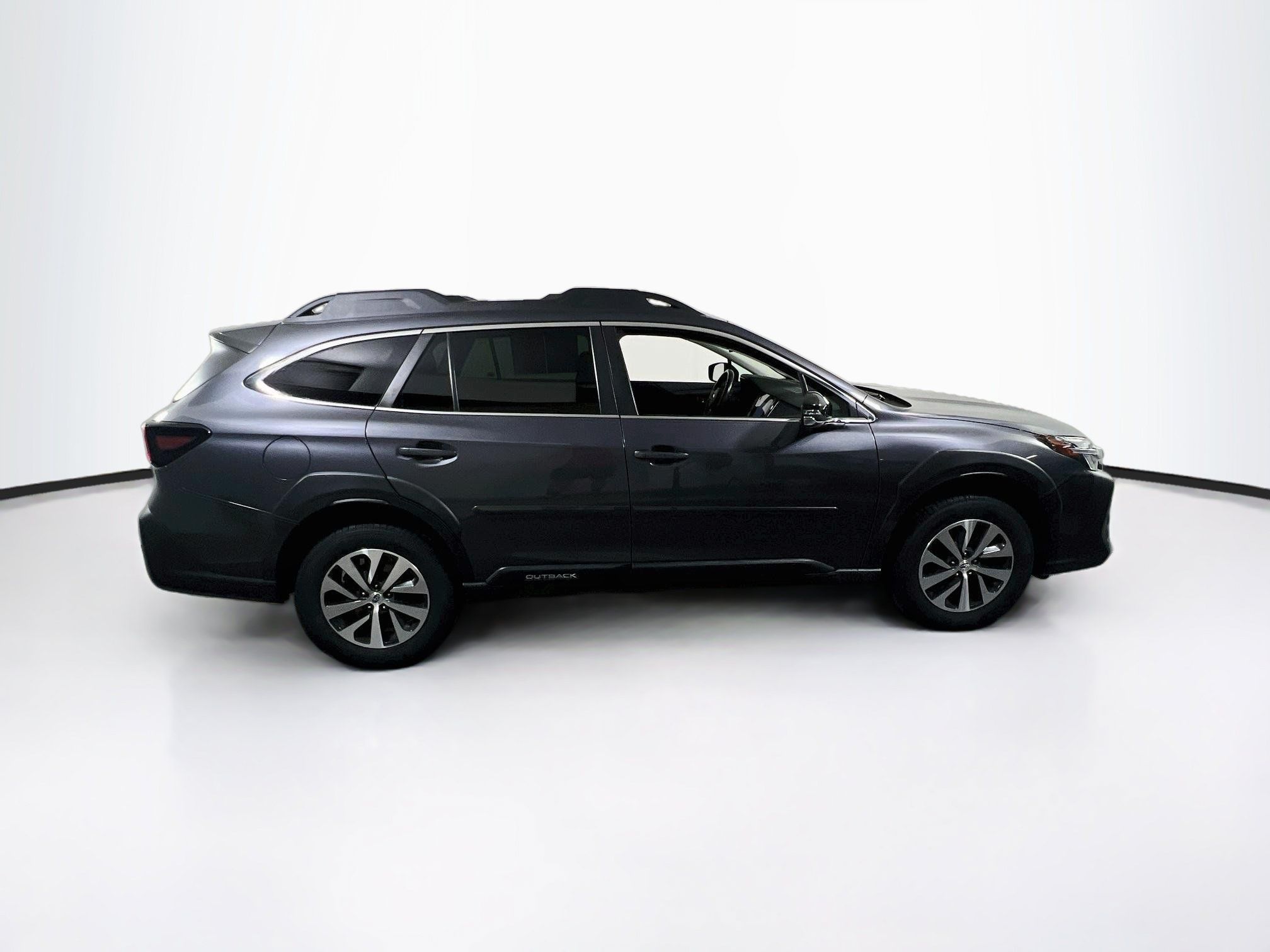 Used 2023 Subaru Outback Premium AWD/4WD image 4