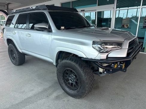 Used 2017 Toyota 4Runner TRD Off-Road Premium AWD/4WD image 5