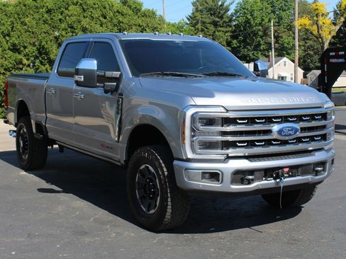 Used 2024 Ford F350 Platinum w/ Tremor Off-Road Package AWD/4WD image 8